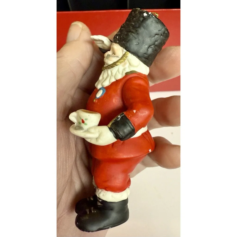 Danbury Mint Santa Claus Around the World Christmas Ornament -‎ England